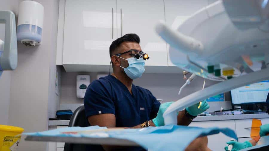 How Private Dentists Address Receding Gums with Regenerative Periodontal Therapies